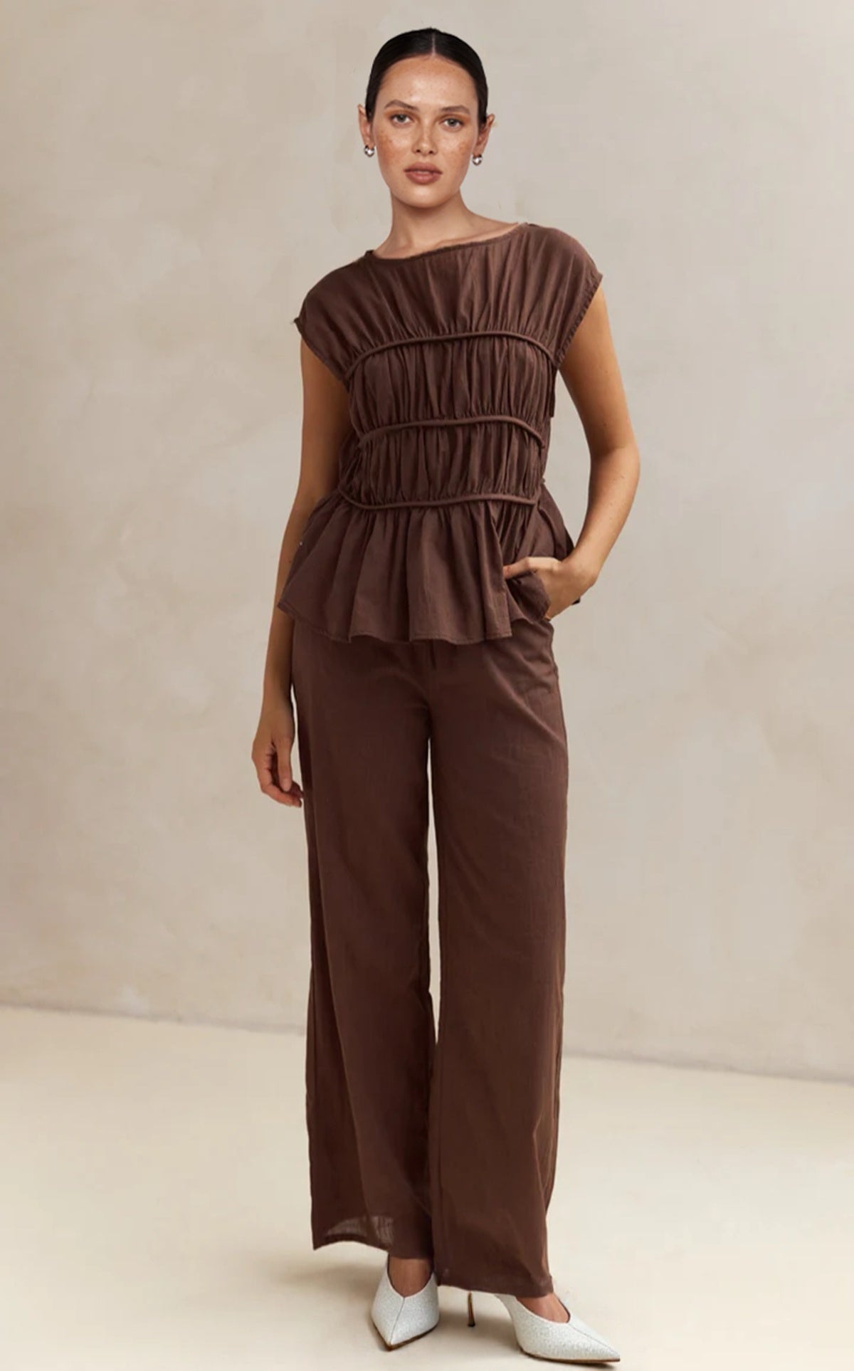 Jaymie Linen Blend Top Chocolate