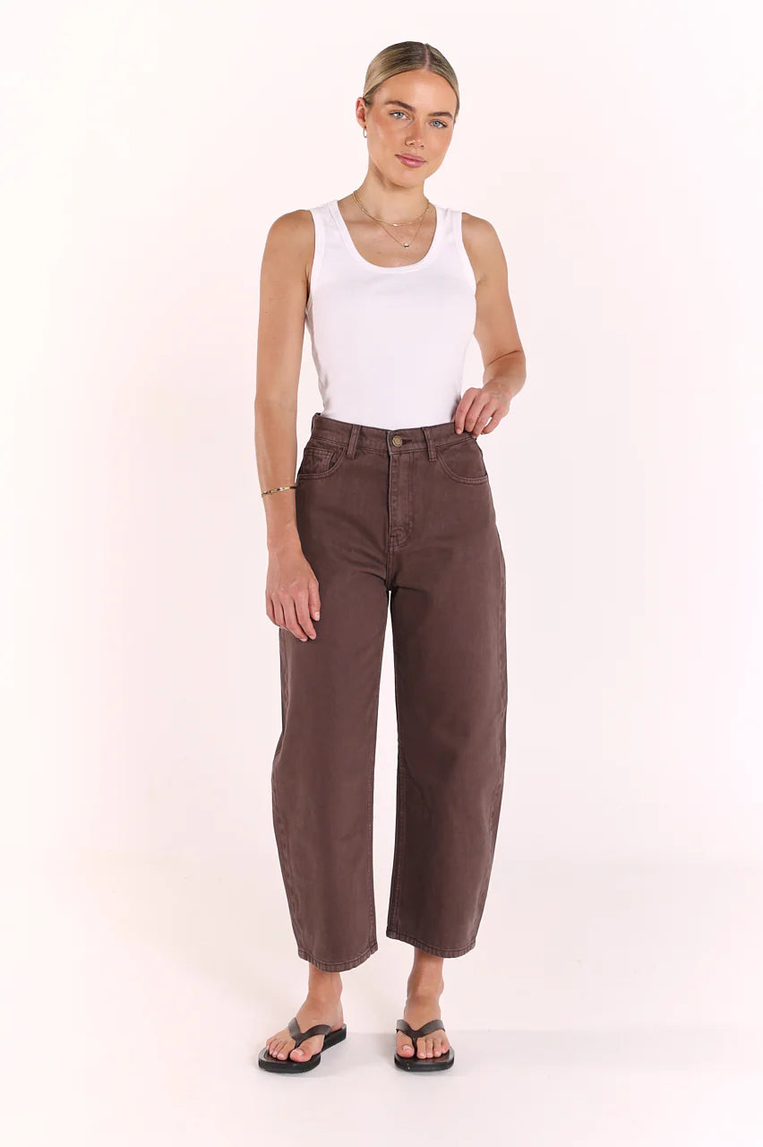 Lola Cropped Barrel Jean Chocolate