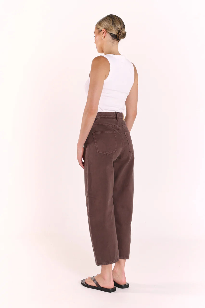 Lola Cropped Barrel Jean Chocolate