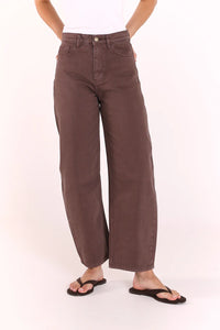 Lola Barrel Jean Chocolate