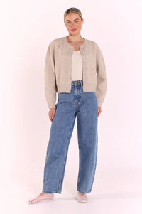 May Cardi Oat
