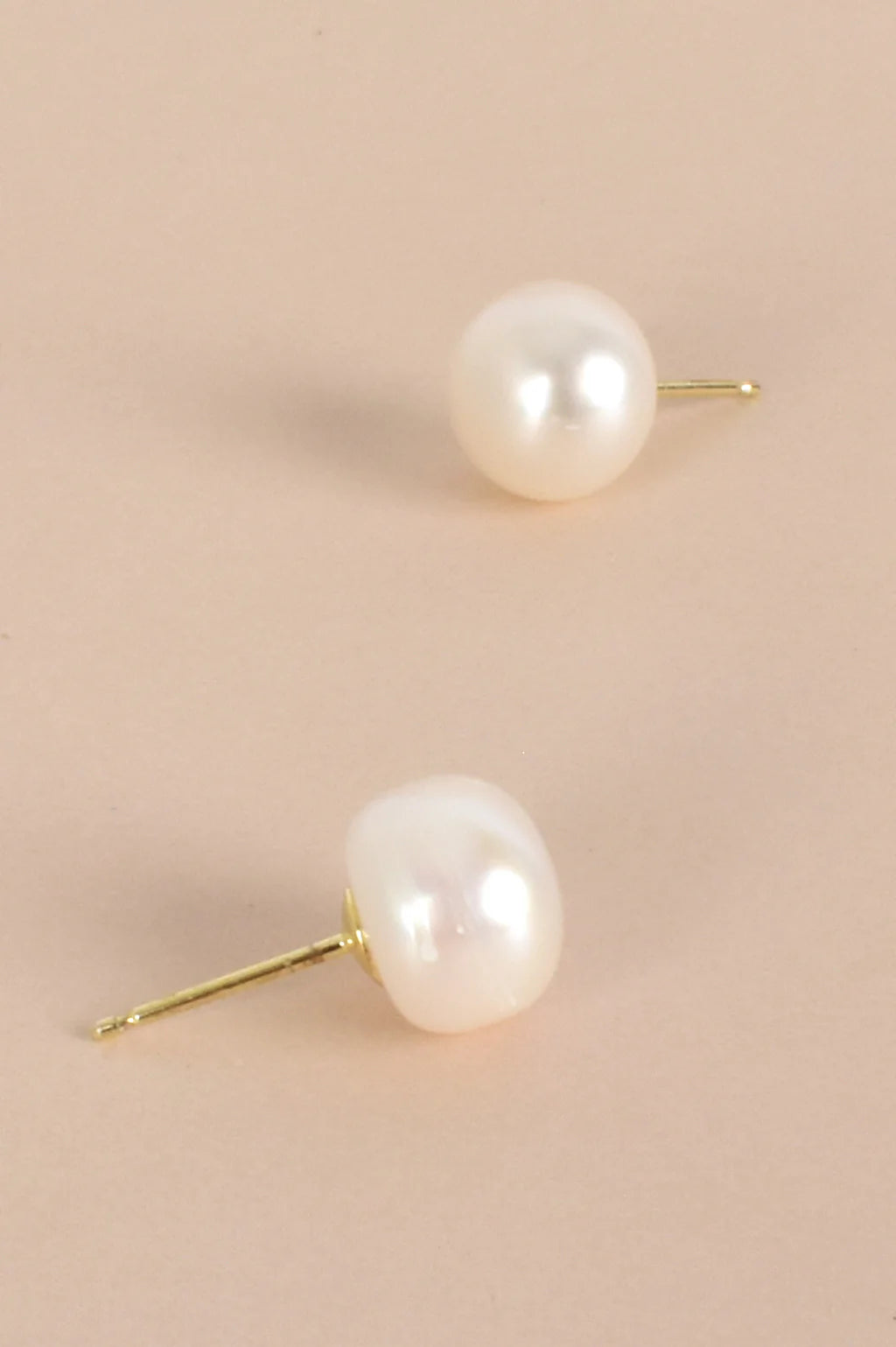Freshwater Pearl 10mm Stud Earrings Cream/Gold