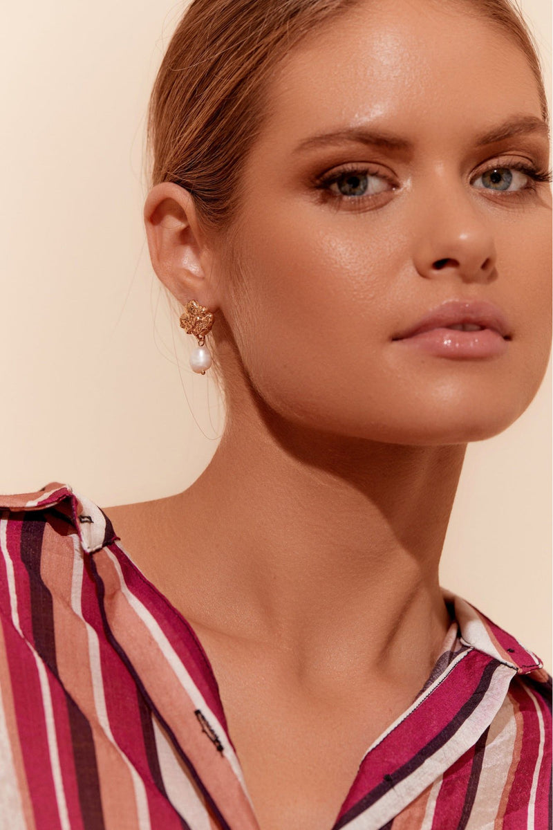 Organic Shape Pearl Drop Earring Gold