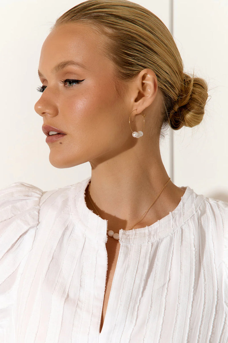 Trio Pearl Fine Wire Hoop Gold