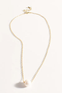 Pearl Centre Short Necklace Gold