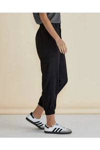 Adrianna Jogger Black