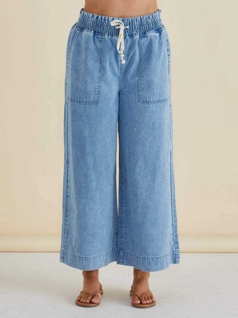 Saffra Relax Leg Jean Medium Wash