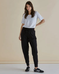 Cara Travel Jogger Black