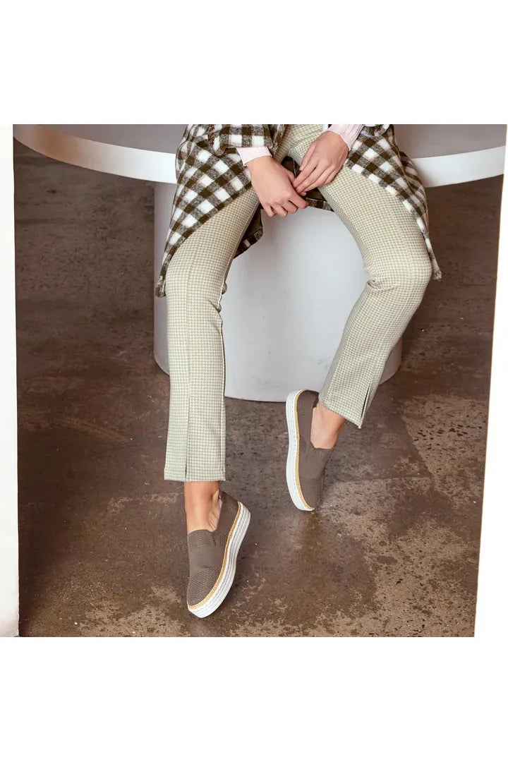 Queen Khaki