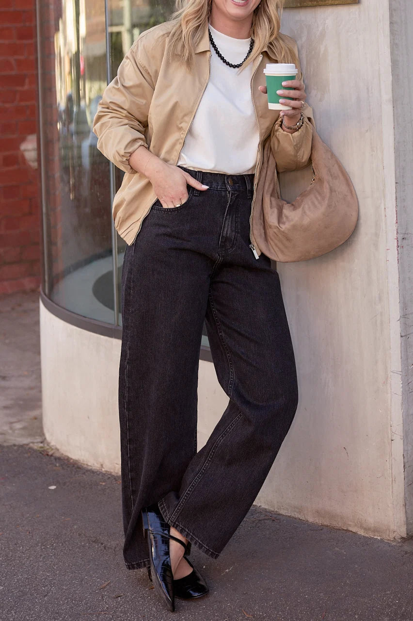 Lola Barrel Jean Washed Black