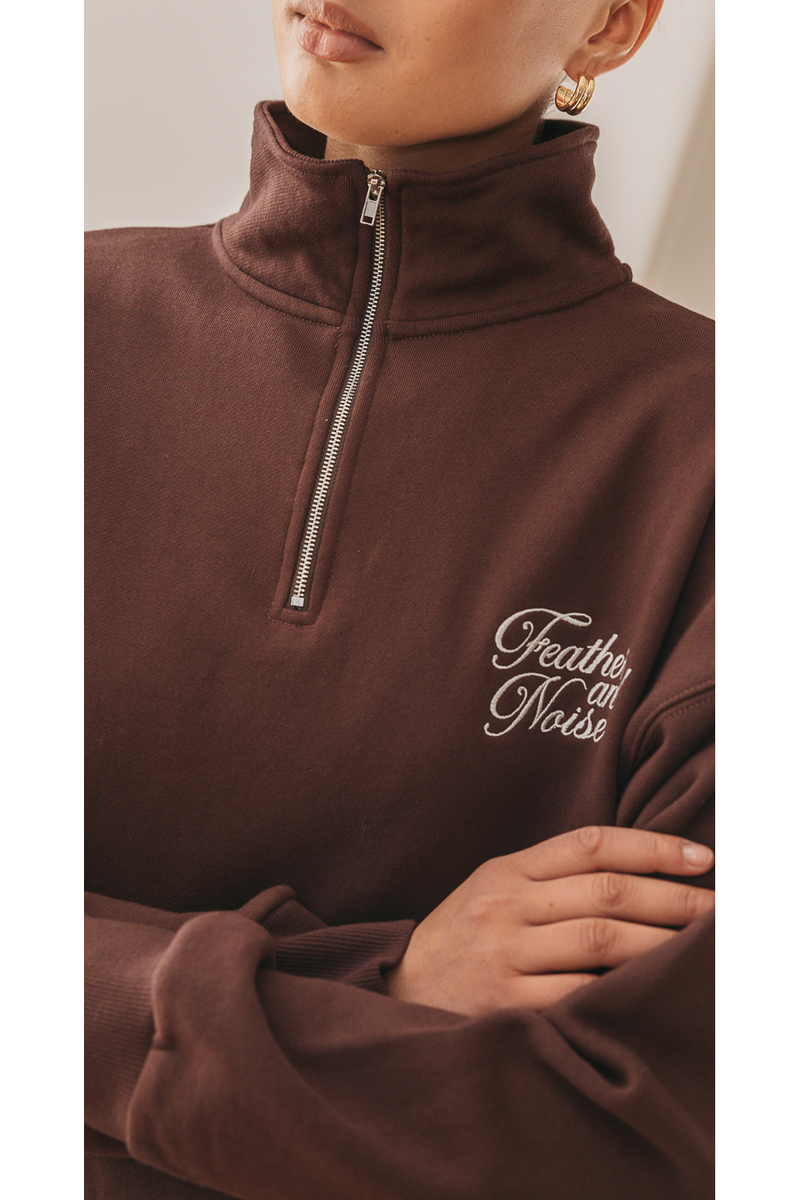 Feather Logo Sweater Chocolate