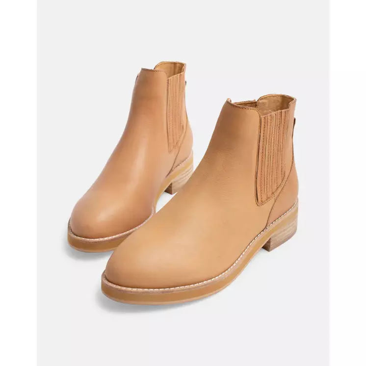 Cleo Leather Boot Latte