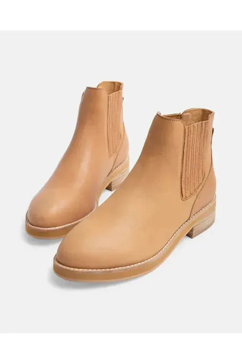 Cleo Leather Boot Latte