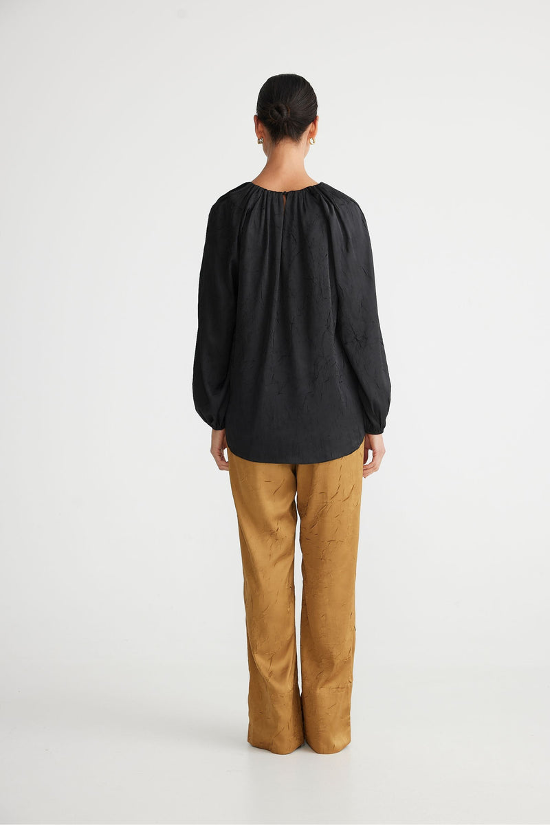 In Motion Top Black